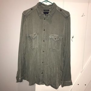 American Eagle Button-up